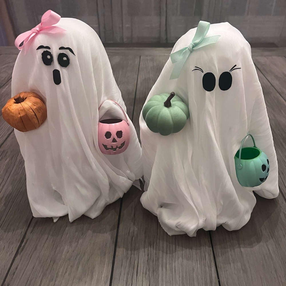 Set of 2 handmade Halloween ghosts
